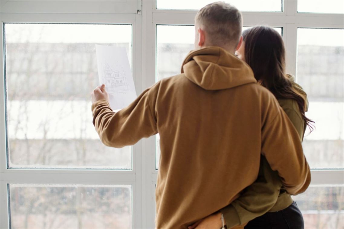 A sua casa está a perder calor? Descubra como isolar portas e janelas de uma forma simples