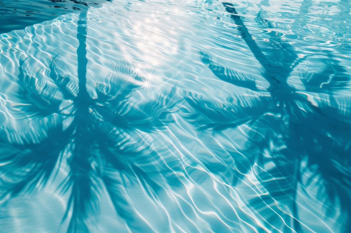 Arena de Sílice vs Vidrio Filtrante: ¿Cuál es mejor para filtrar tu piscina?