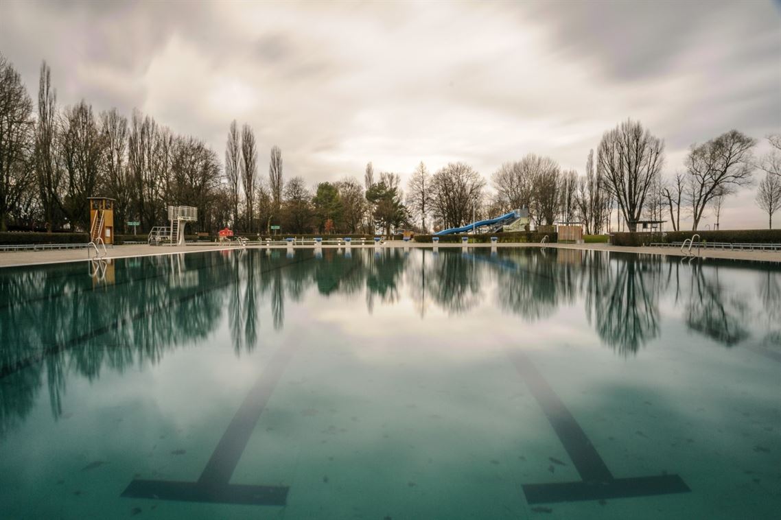 Fim do verão: prepara a tua piscina para o inverno com estes passos