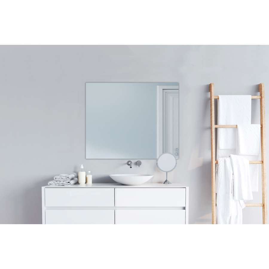 Imagen accesoria del productoESPEJO CUBIK LUNA 60X80CM