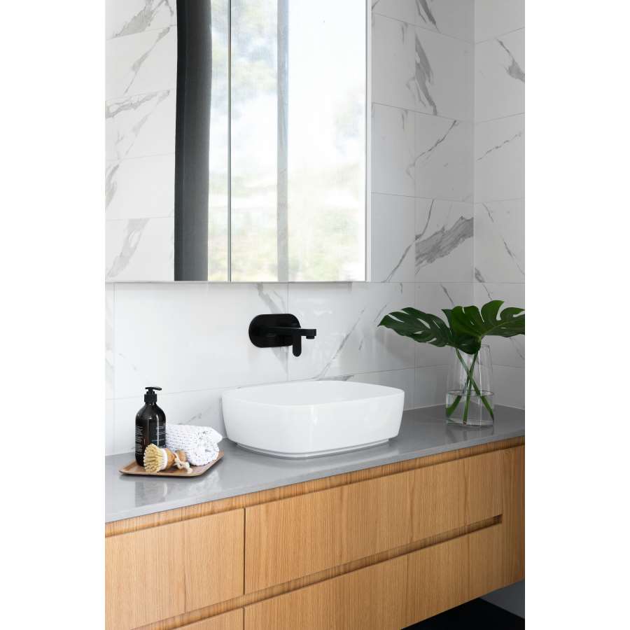 Imagen accesoria del productoREVESTIMIENTO SPC MARBLE WHITE 1220 x 475 x 4 mm